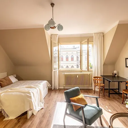 Olga's Elegant Atelier Appartement Praag